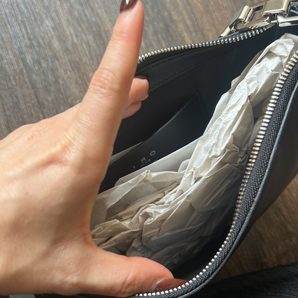 ARCCLUTCH LEATHER BAG WITH CHAIN - Picture 7 of 7